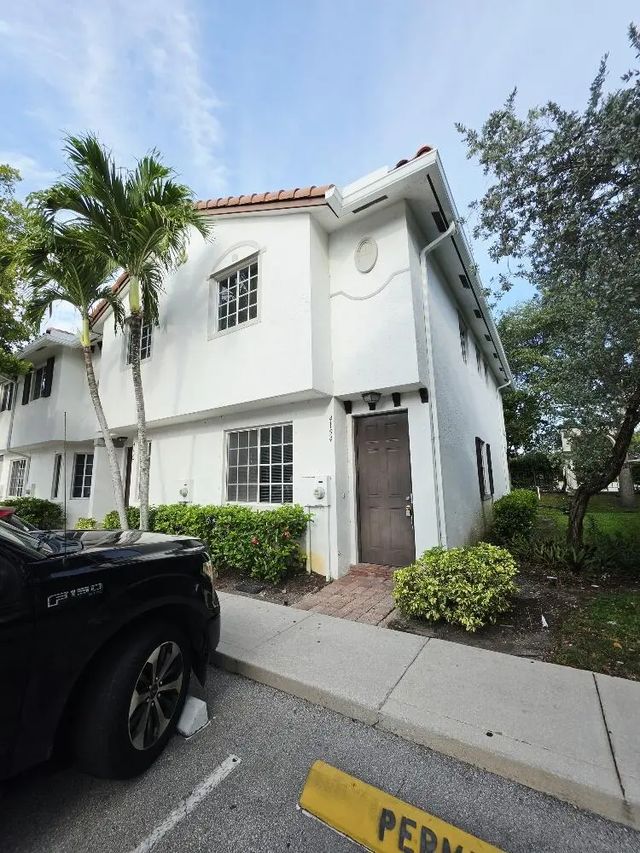 2 of 18 - 4154 Napoli Lake Drive, Riviera Beach, FL