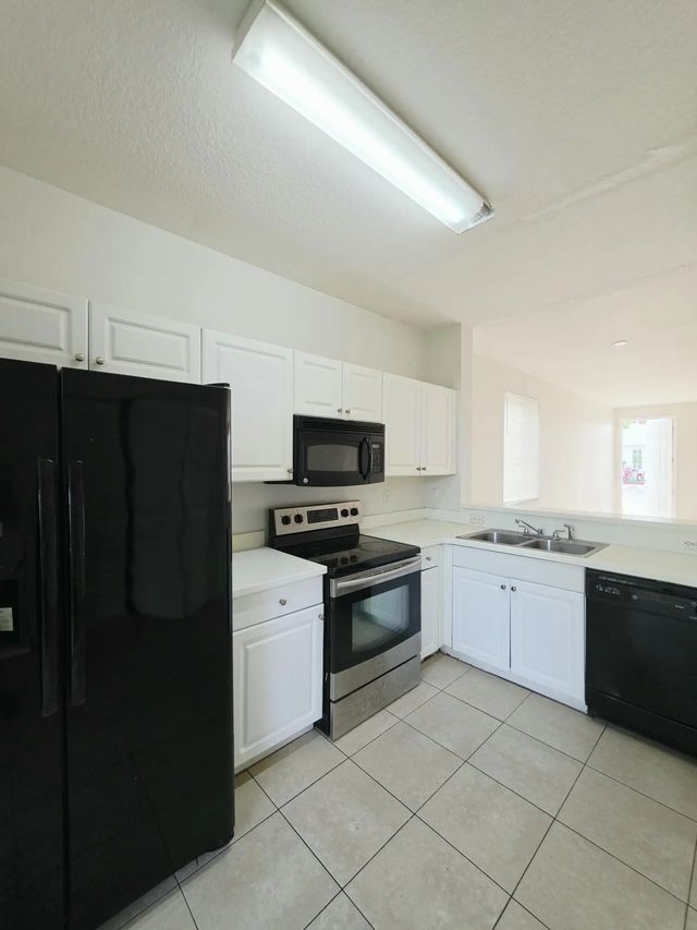 4 of 18 - 4154 Napoli Lake Drive, Riviera Beach, FL