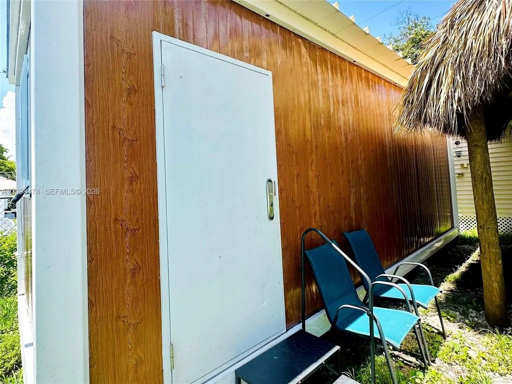 1021 Ne 137th Street #c, North Miami