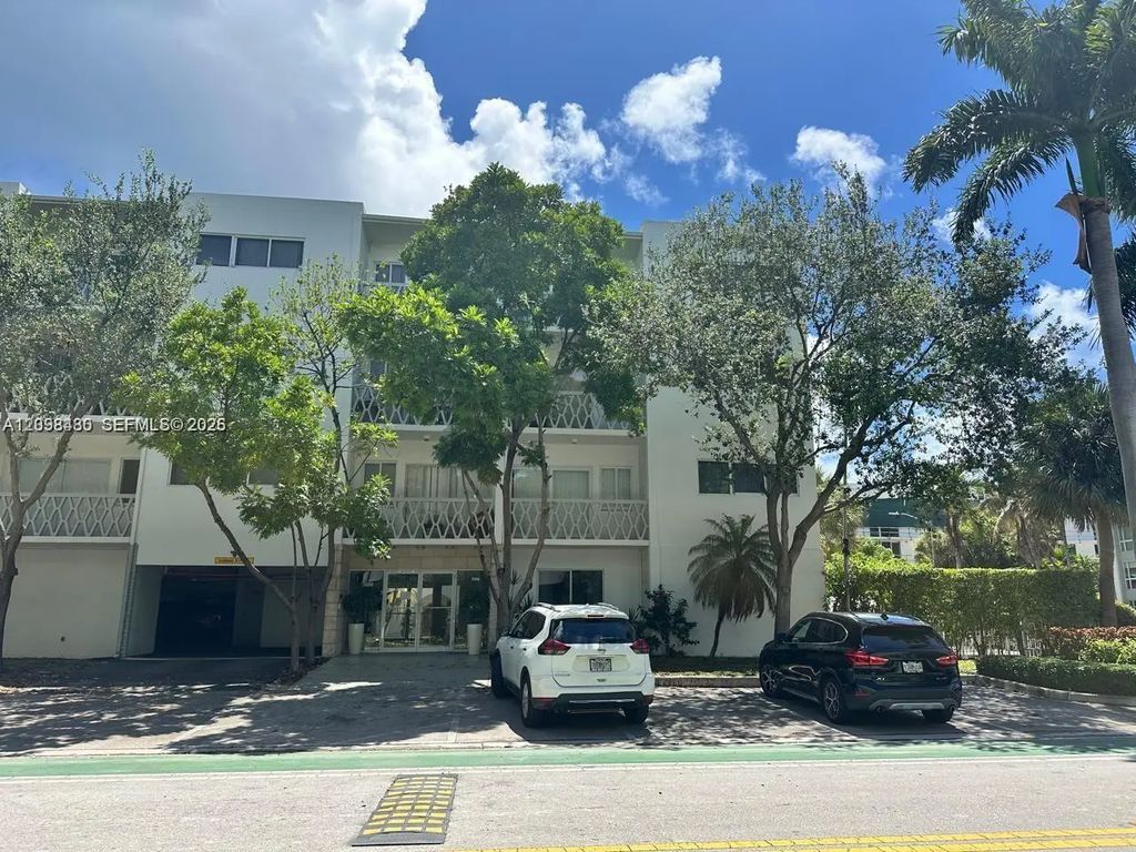 10001 W Bay Harbor Drive #101, Bay Harbor Islands