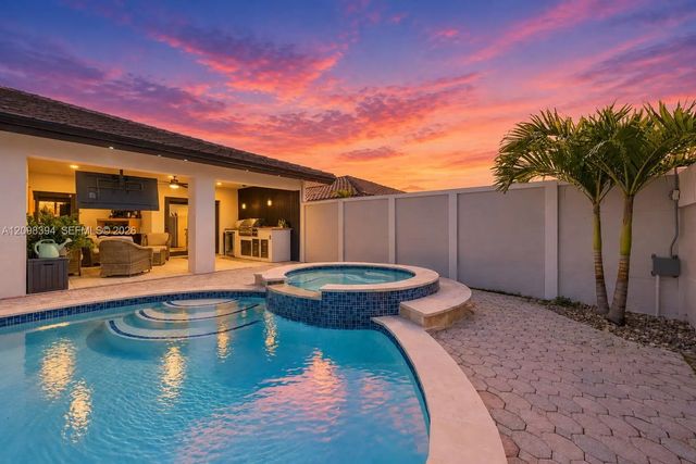 3 of 42 - 8936 Nw 150th Terrace, Miami Lakes, FL