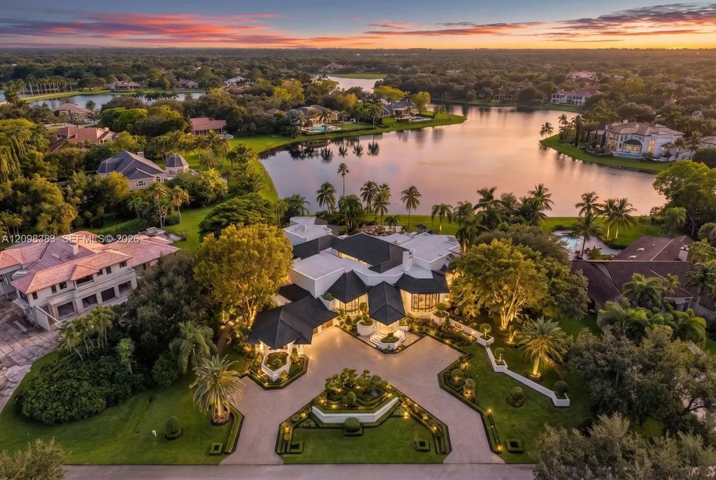 2965 Surrey Lane, Weston