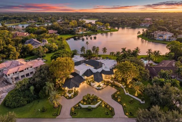2965 Surrey Lane, Weston