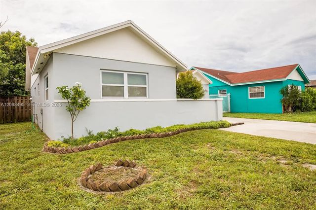 2 of 27 - 3346 Nw 203rd Street, Miami Gardens, FL