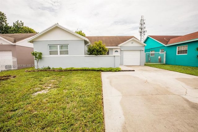 5 of 27 - 3346 Nw 203rd Street, Miami Gardens, FL