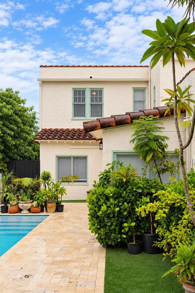 3 of 44 - 234 E Greenwood Drive, West Palm Beach, FL
