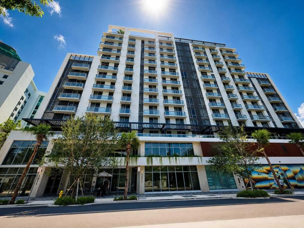 1611 Sw 2nd Avenue #808, Miami