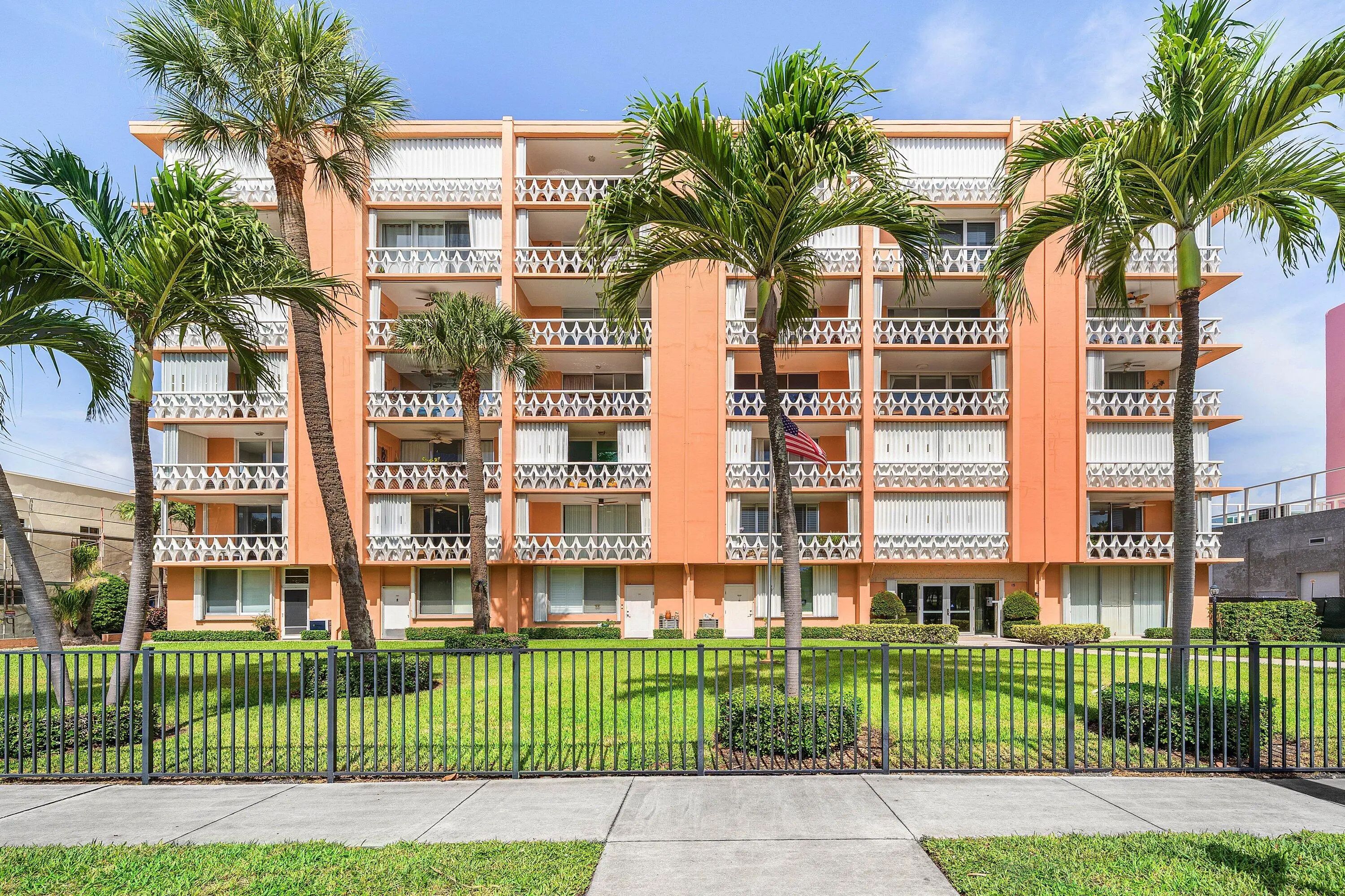 15 S Golfview Road #206, Lake Worth Beach