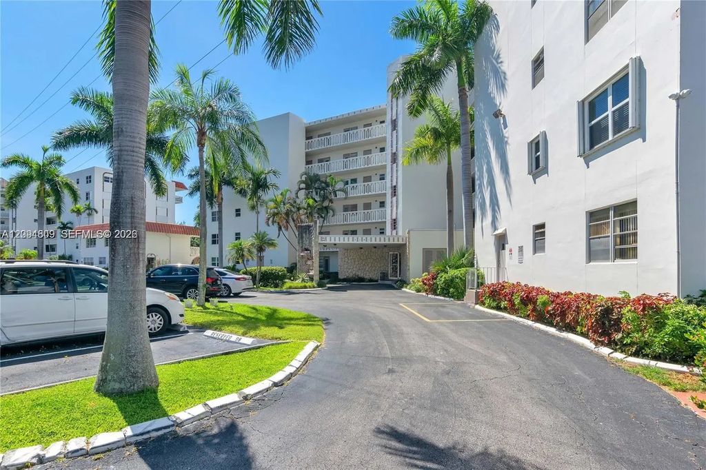 3181 S Ocean Drive #108, Hallandale Beach