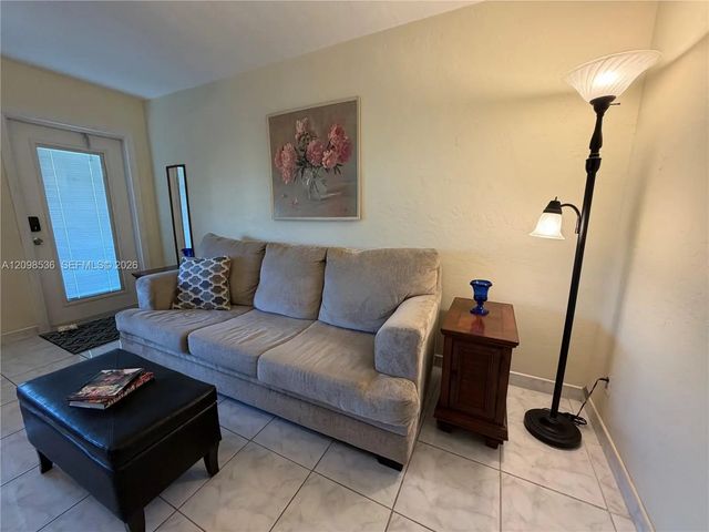 3 of 25 - 801 Atlantic Shores Boulevard #107, Hallandale Beach, FL