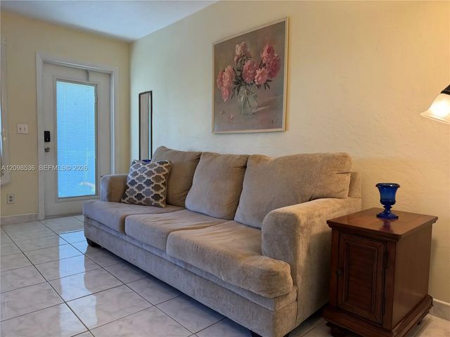 4 of 25 - 801 Atlantic Shores Boulevard #107, Hallandale Beach, FL