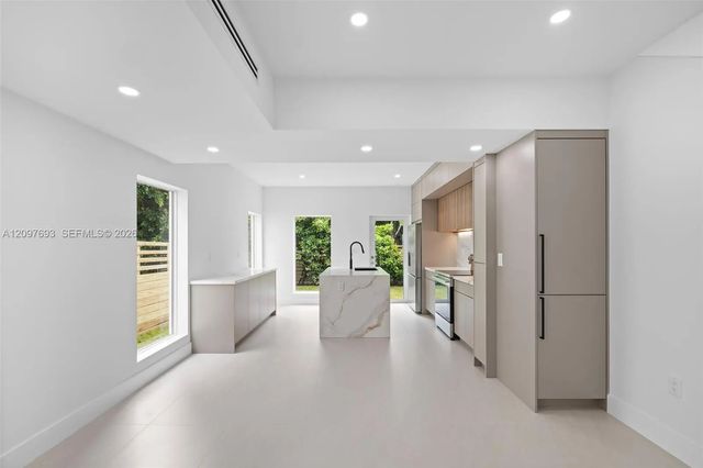 4 of 30 - 6167 Sw 64th Street, South Miami, FL