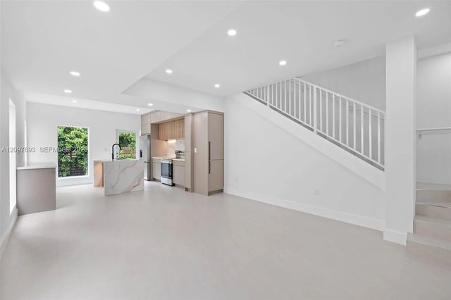 5 of 30 - 6167 Sw 64th Street, South Miami, FL