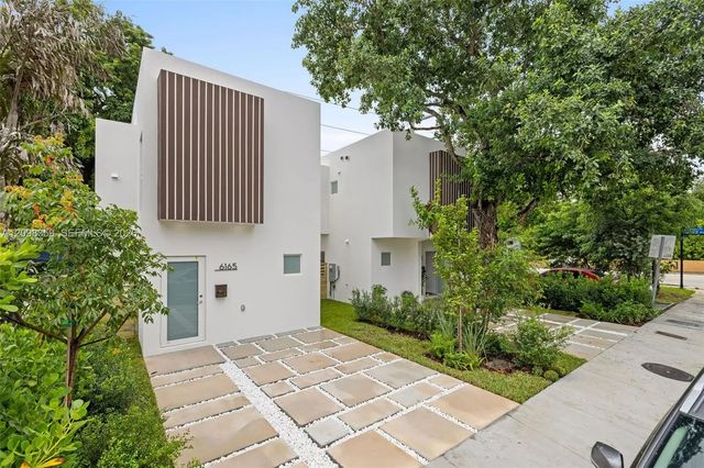 2 of 31 - 6165 Sw 64th Street, South Miami, FL