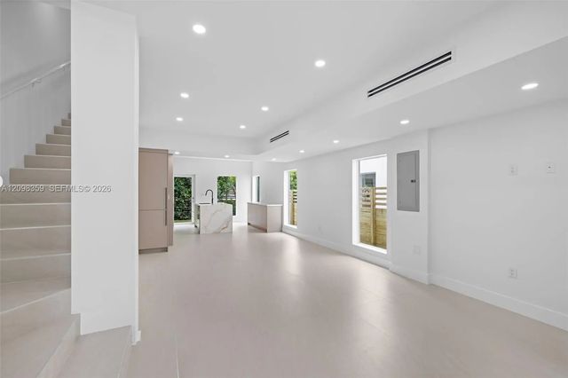 5 of 31 - 6165 Sw 64th Street, South Miami, FL