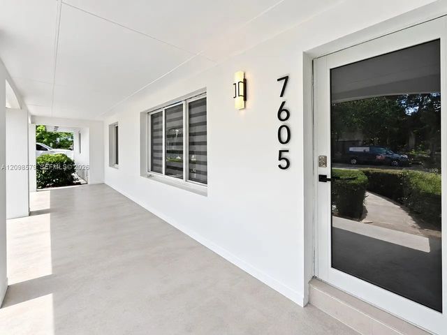5 of 49 - 7605 Sw 179th Terrace, Palmetto Bay, FL