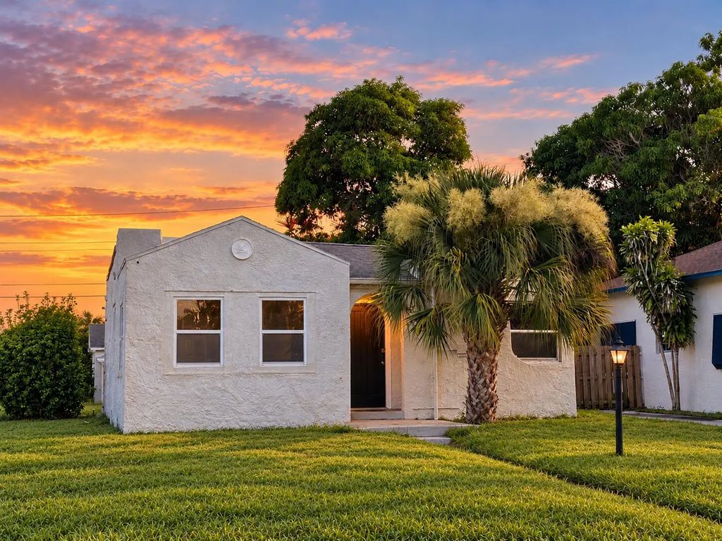 500 Evergreen Drive, Lake Park