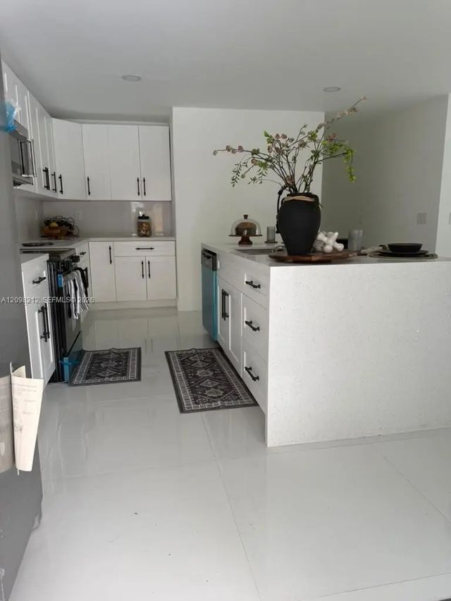 4 of 20 - 14220 Sw 111th Lane, Miami, FL