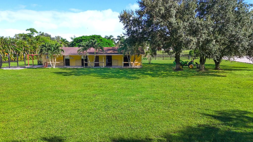 16693 Deer Path Lane, Wellington
