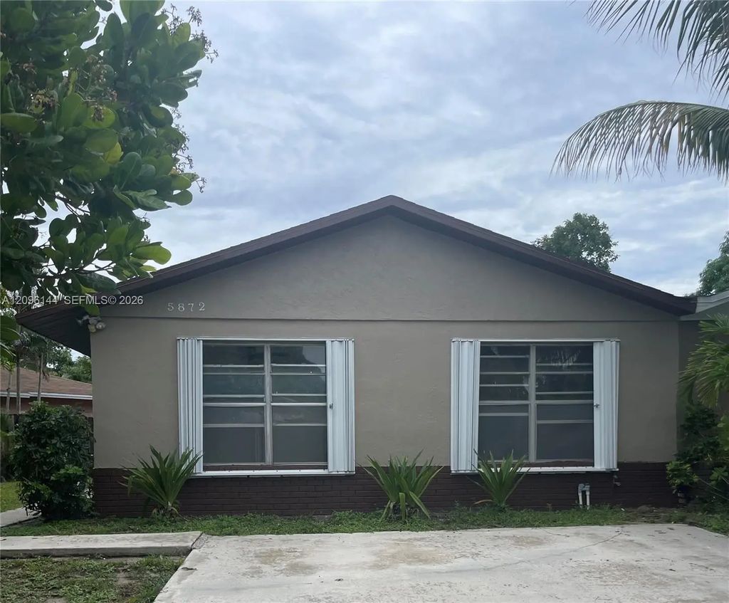 5872 E Bermuda Circle E, West Palm Beach