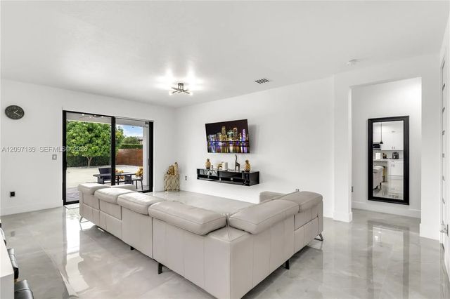 5 of 38 - 2885 Se 3rd Street, Homestead, FL