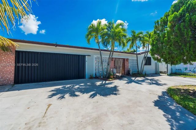 2 of 40 - 17731 Sw 112th Avenue, Miami, FL