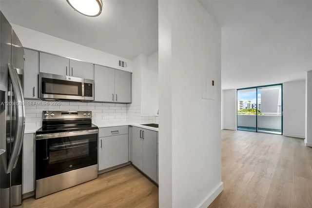 2 of 26 - 501 Sw 1st Street #502, Miami, FL