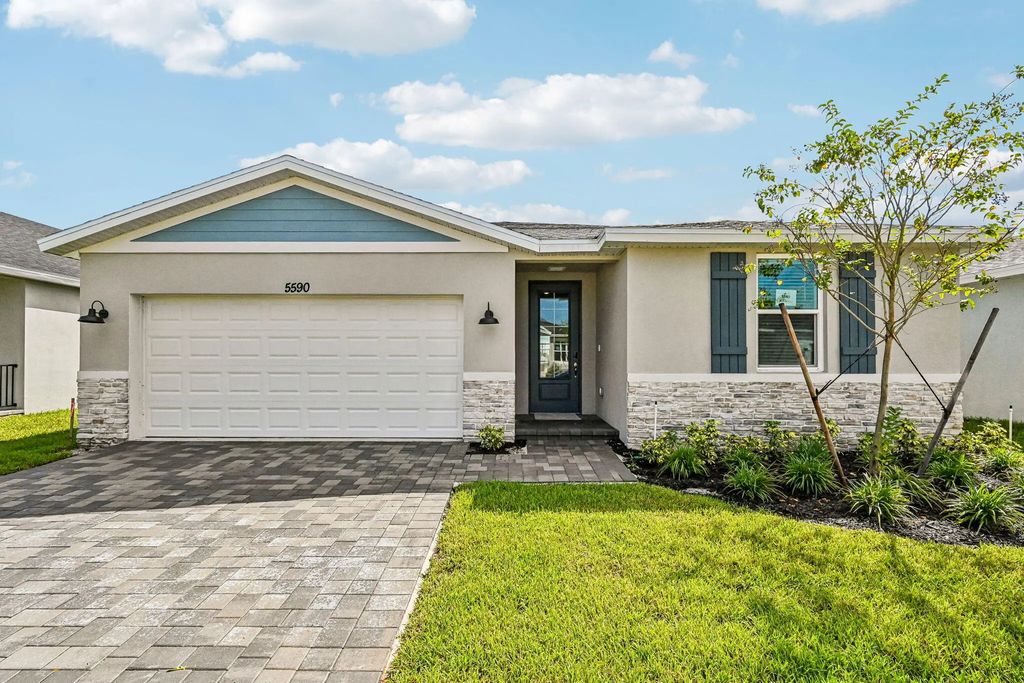 5590 Hampton Park Circle, Vero Beach