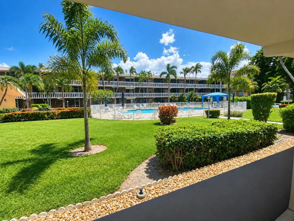 201 Ne 14th Avenue #5a, Hallandale Beach