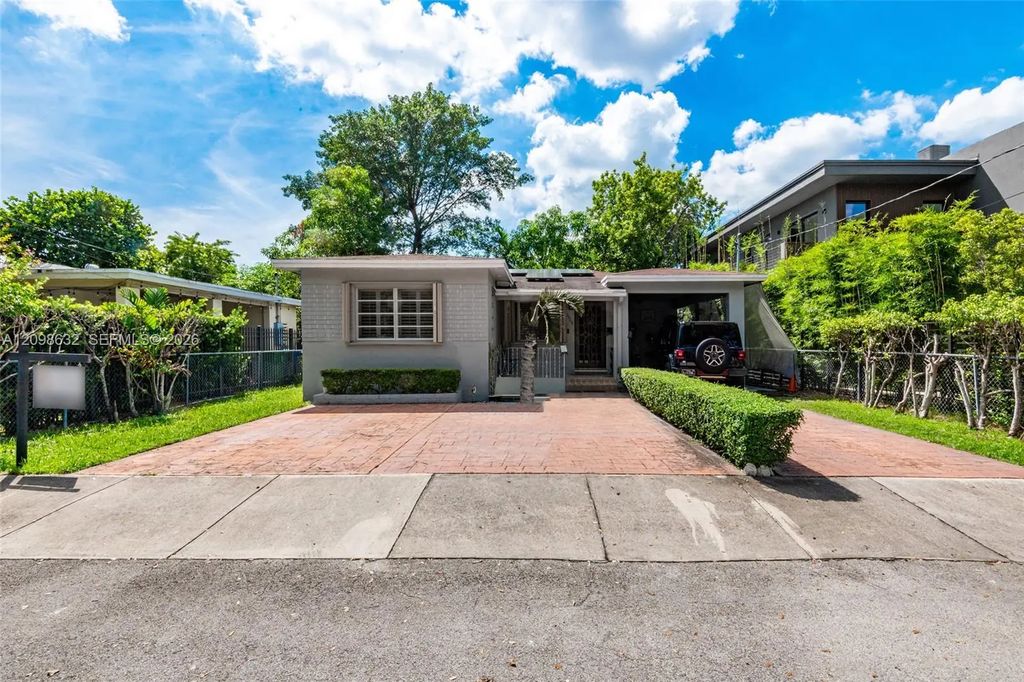3530 Oak Avenue, Miami