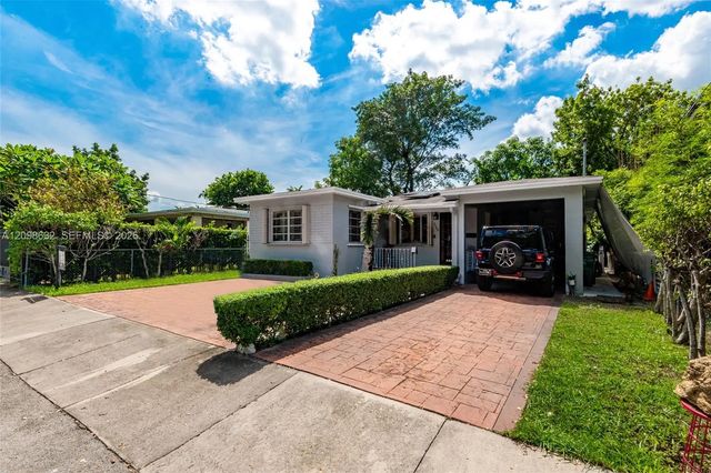 2 of 30 - 3530 Oak Avenue, Miami, FL
