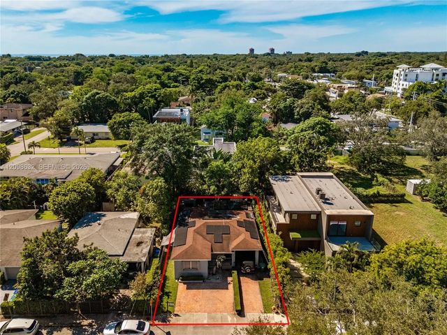 3 of 30 - 3530 Oak Avenue, Miami, FL
