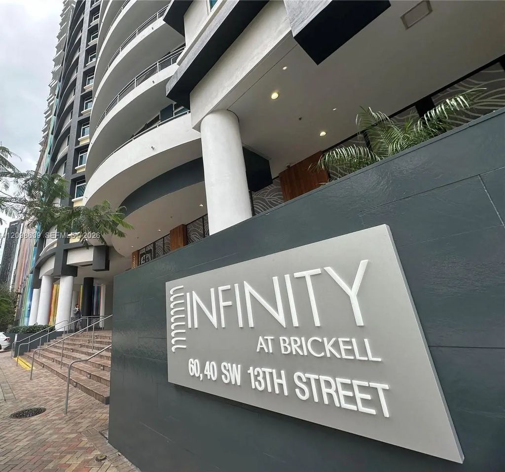 60 Sw 13th Street #2824, Miami