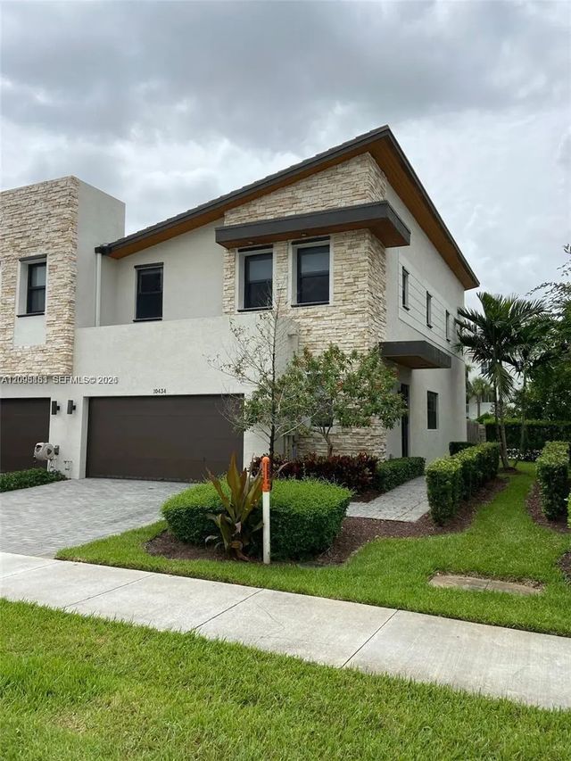 3 of 33 - 10434 Nw 78, Doral, FL
