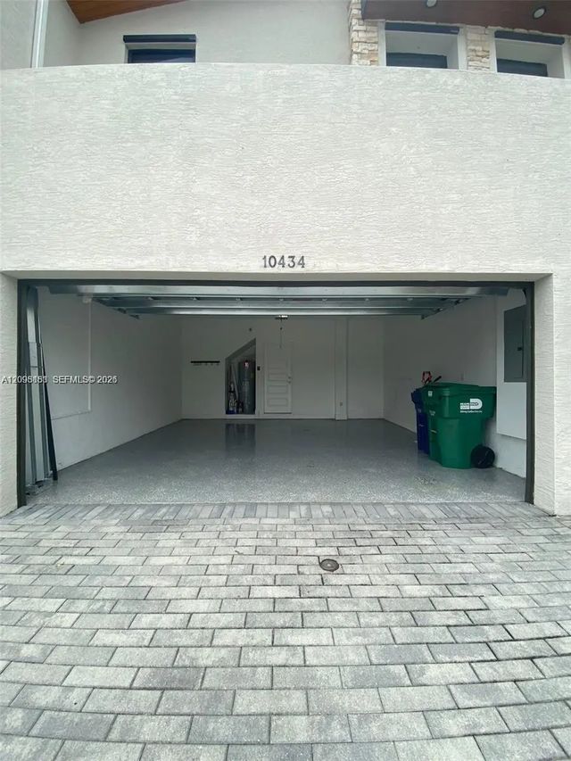 4 of 33 - 10434 Nw 78, Doral, FL