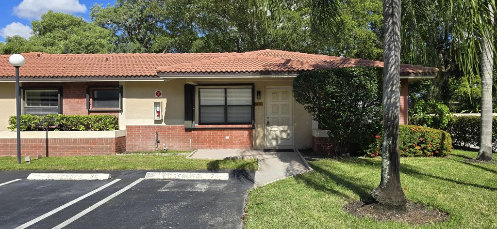 9611 Nw 4th Street #2c, Coral Springs