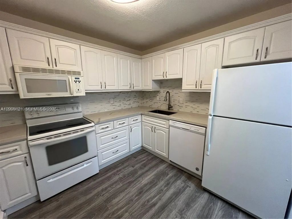 7840 Camino Real #306, Miami