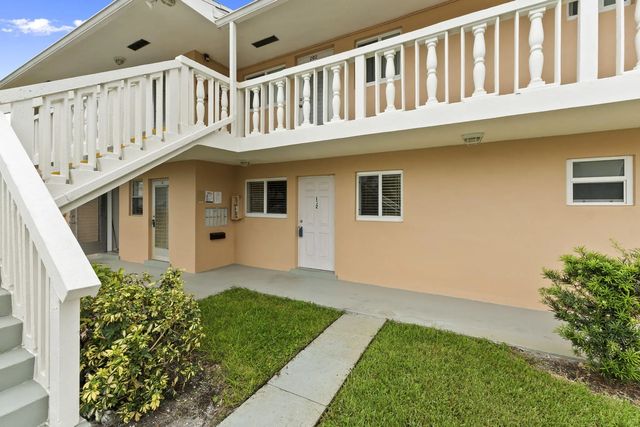 4 of 33 - 2192 Ne 1st Way #102, Boynton Beach, FL