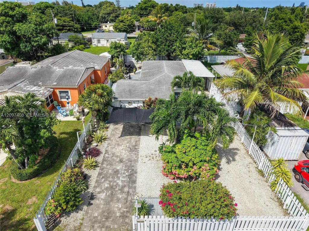 1663 Ne 176th Street, North Miami Beach
