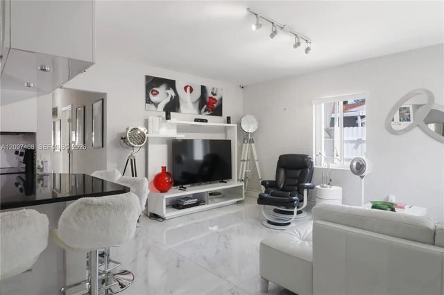 5 of 42 - 1663 Ne 176th Street, North Miami Beach, FL