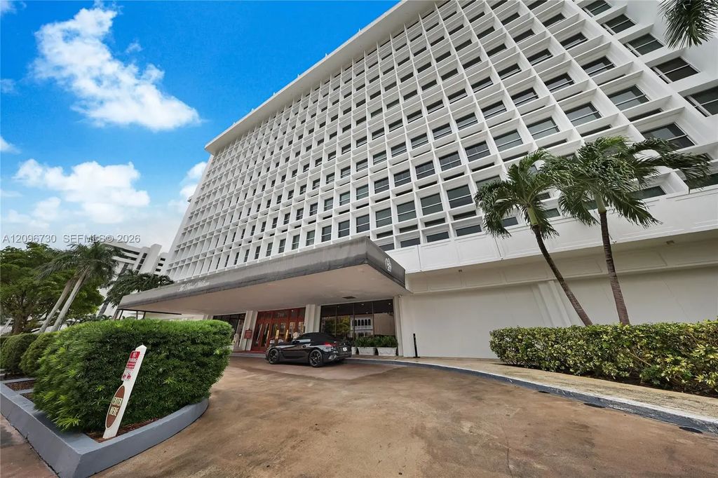 700 Biltmore Way #802, Coral Gables