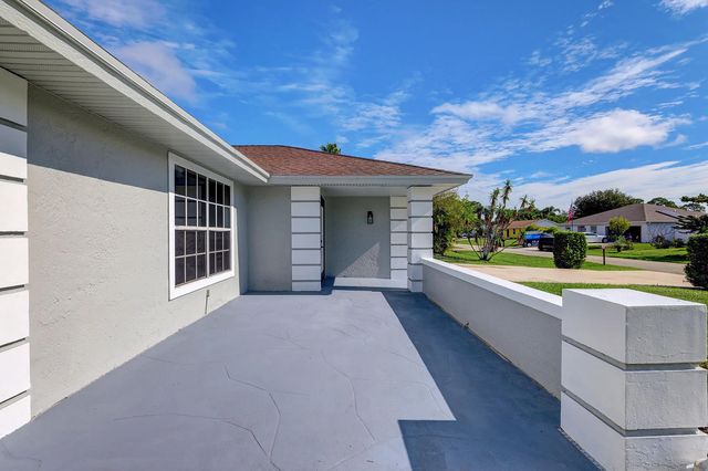 3 of 45 - 325 Se Wallace Terrace, Port St. Lucie, FL