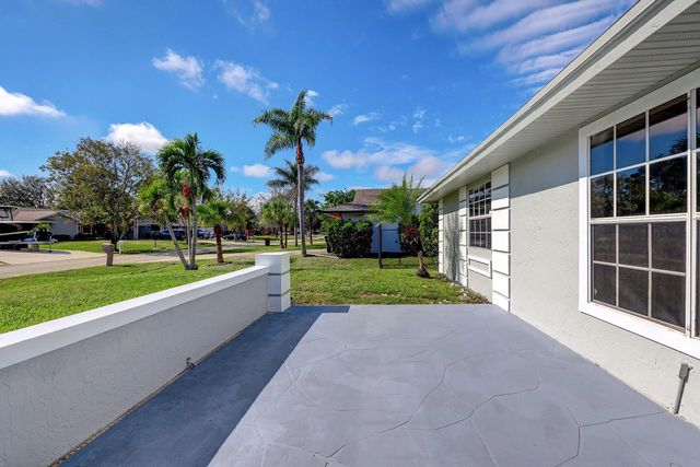 4 of 45 - 325 Se Wallace Terrace, Port St. Lucie, FL