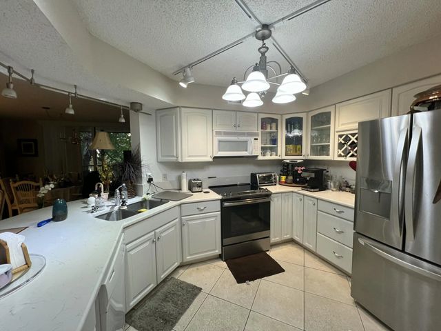 5 of 20 - 100 Scotia Drive #203, Hypoluxo, FL