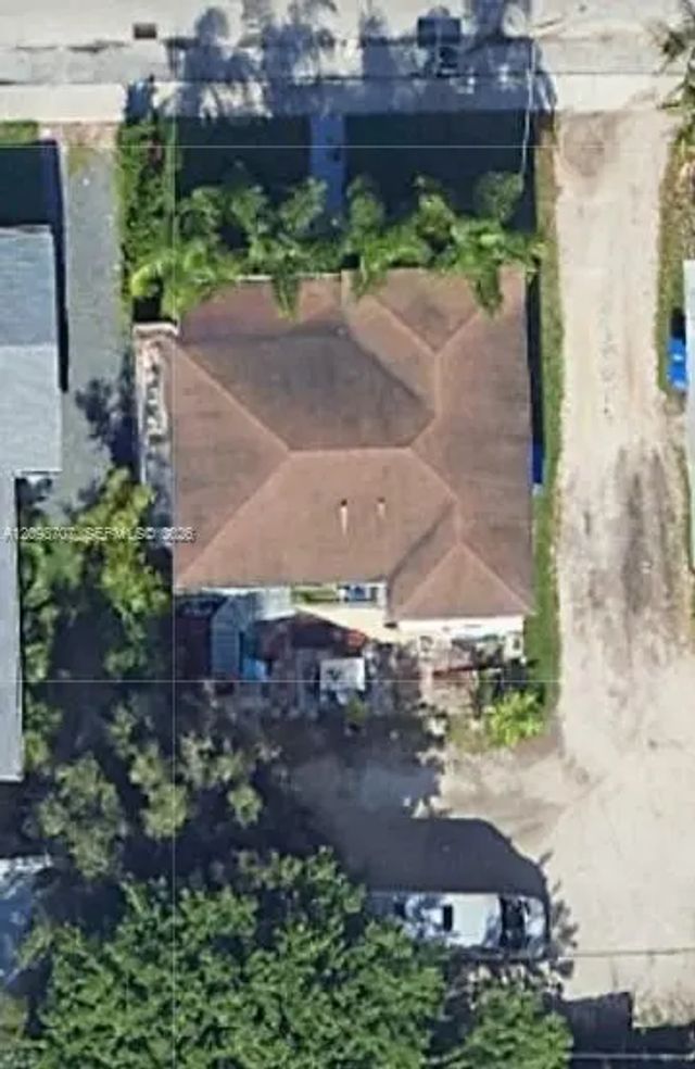 3 of 4 - 524 Ne 71st Street, Miami, FL