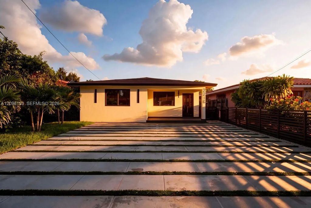 2216 Sw 62nd Avenue, Miami
