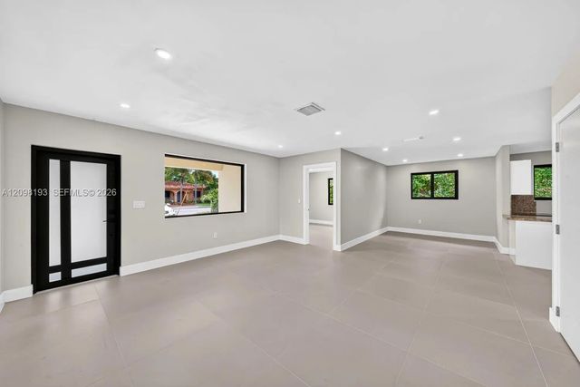5 of 29 - 2216 Sw 62nd Avenue, Miami, FL
