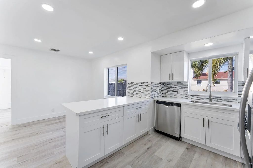 240 Nw 5th Street, Deerfield Beach