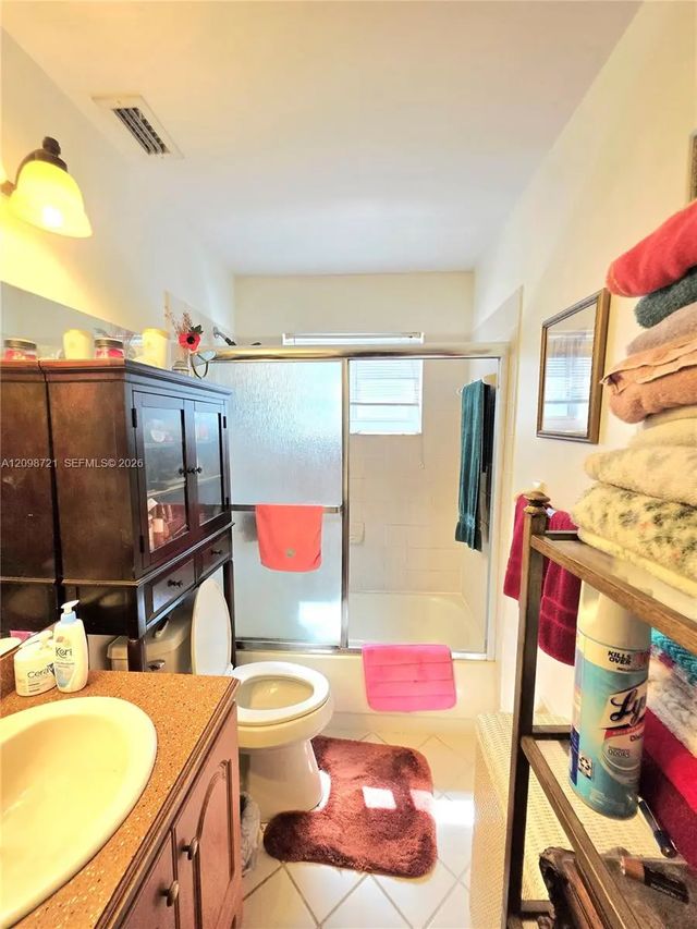 4 of 25 - 20317 Nw 33rd Avenue, Miami Gardens, FL