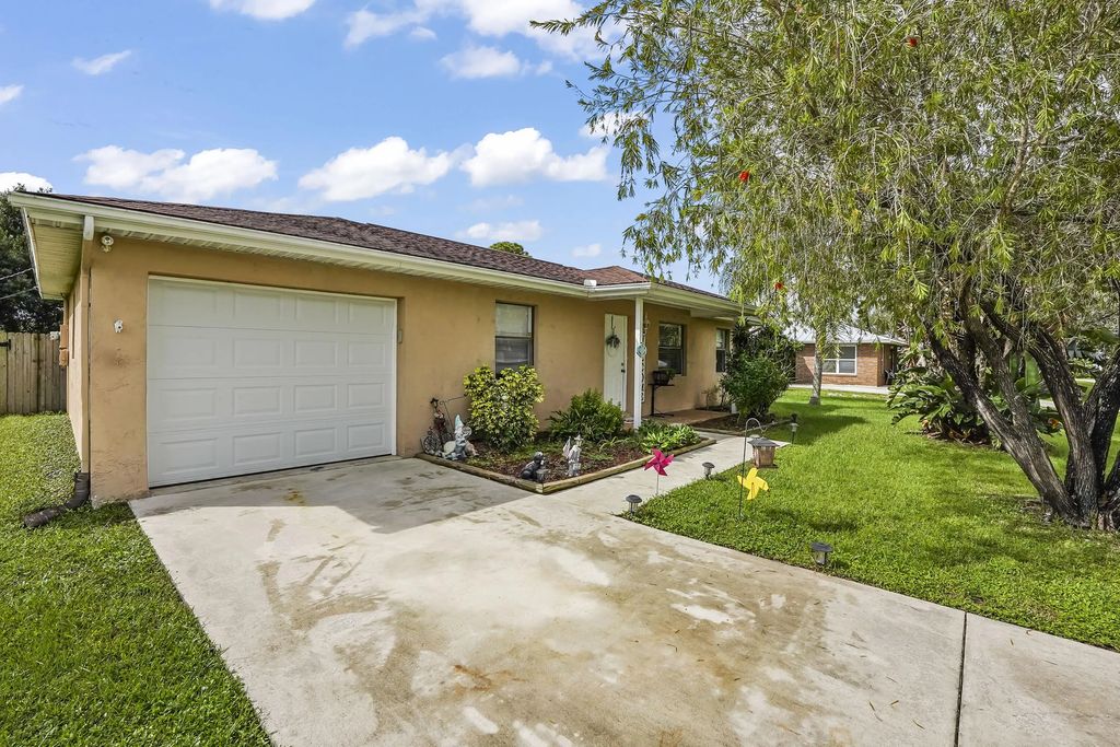 2322 Se Bounty Avenue, Port St. Lucie